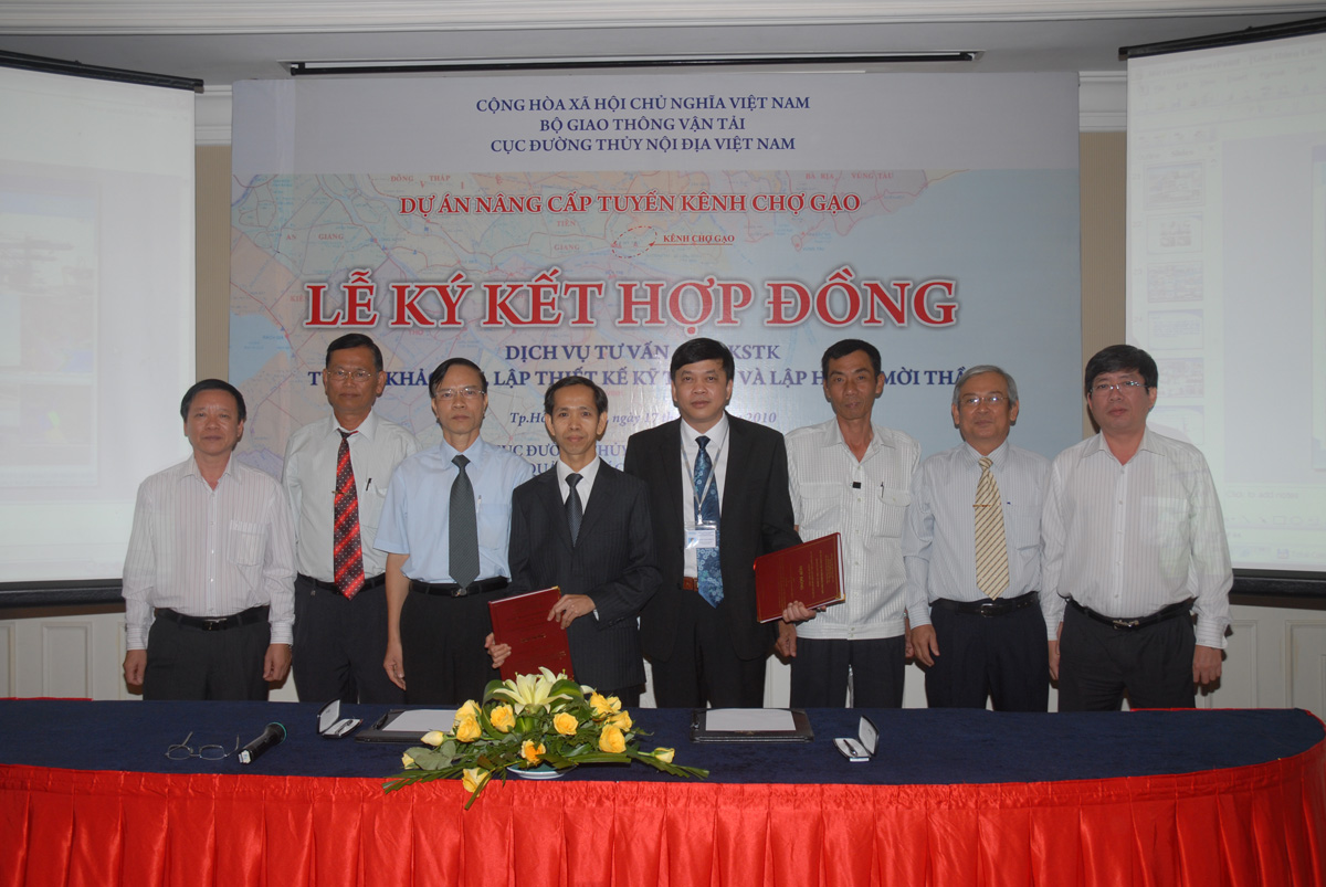 The contract signning ceremony for The Cho Gao Channel Rehabilitation Project 