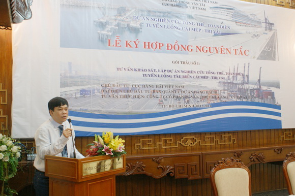 The contract signing ceremony of the compressive study of Cai mep Thi Vai navigational channel project 