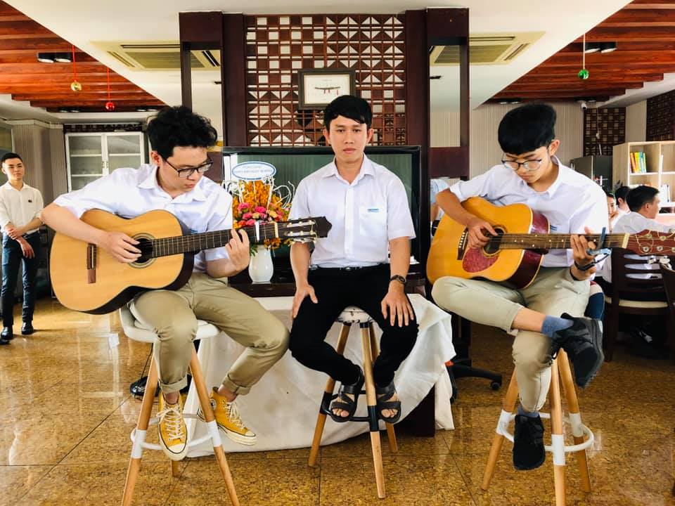 Happy Birthday in April - 2019