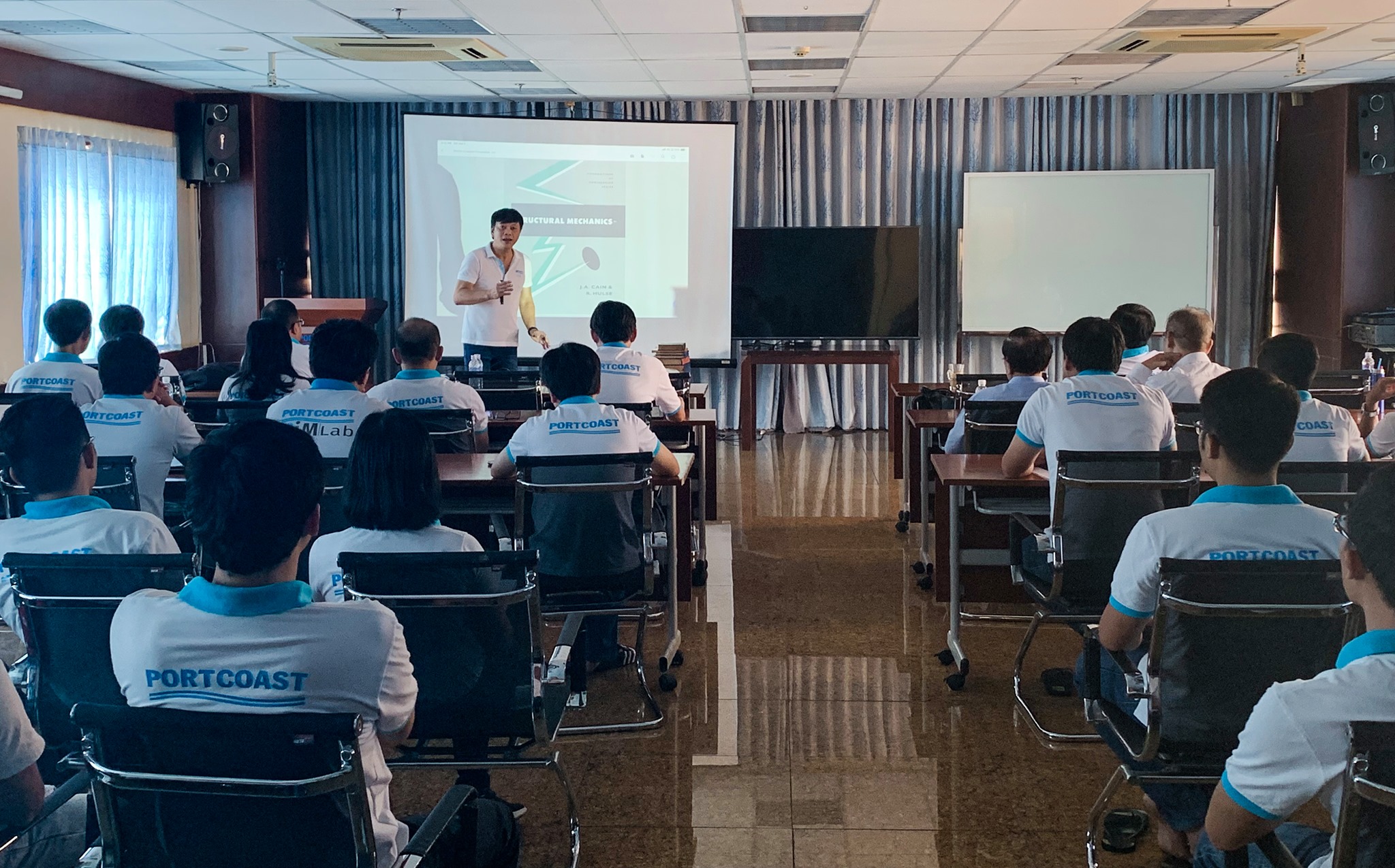 Basic and Advanced Structural Analysis – Apply for berth structures