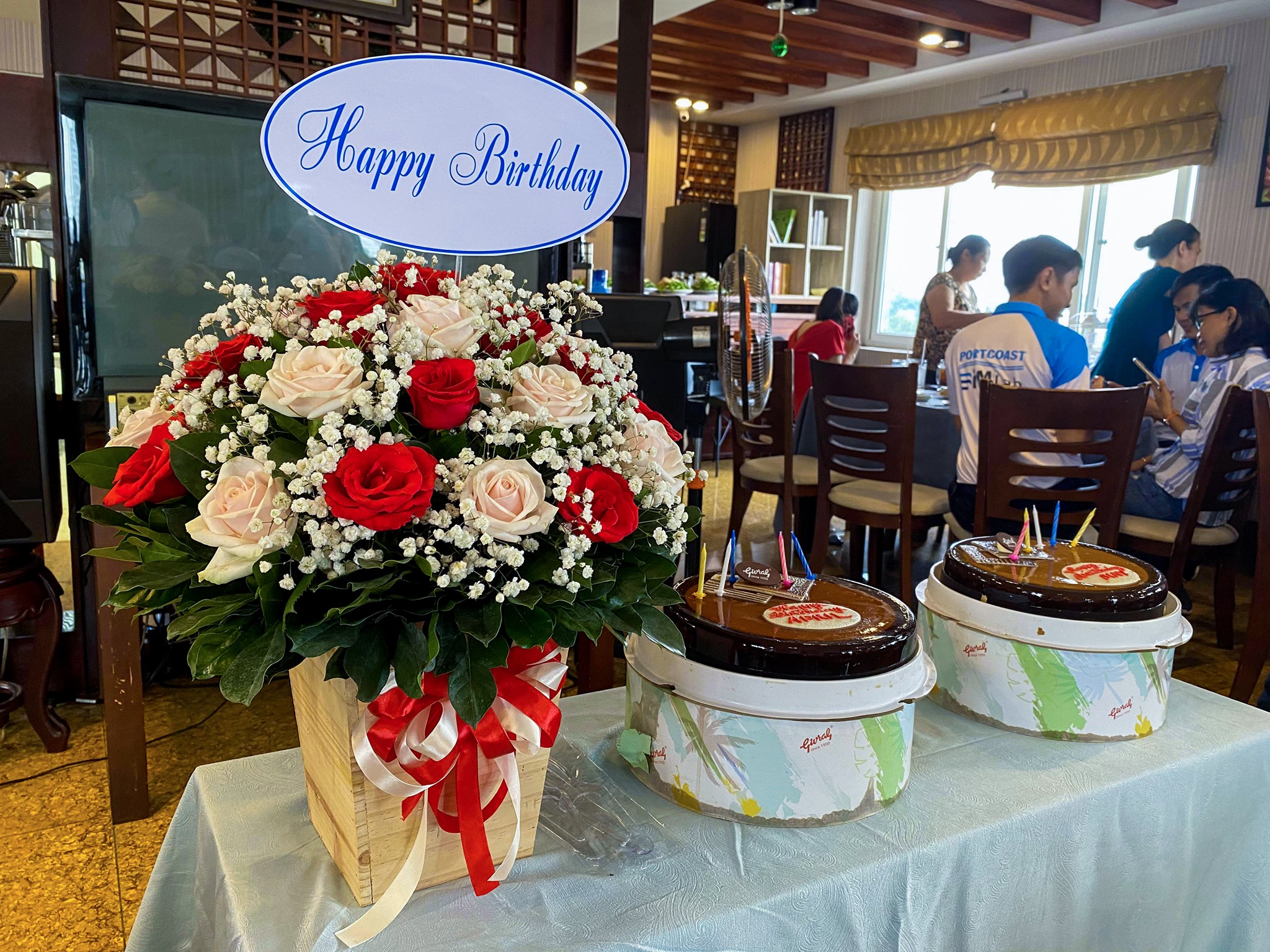 Portcoast 's birthday party for members born in April and May in 2020
