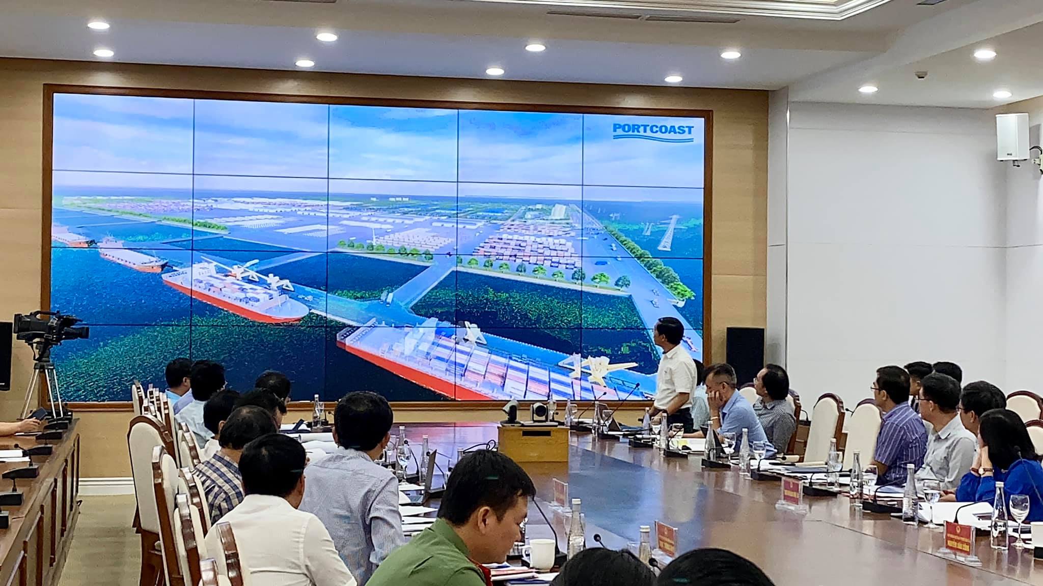 Meeting about port and logistics development of Van Ninh General Port