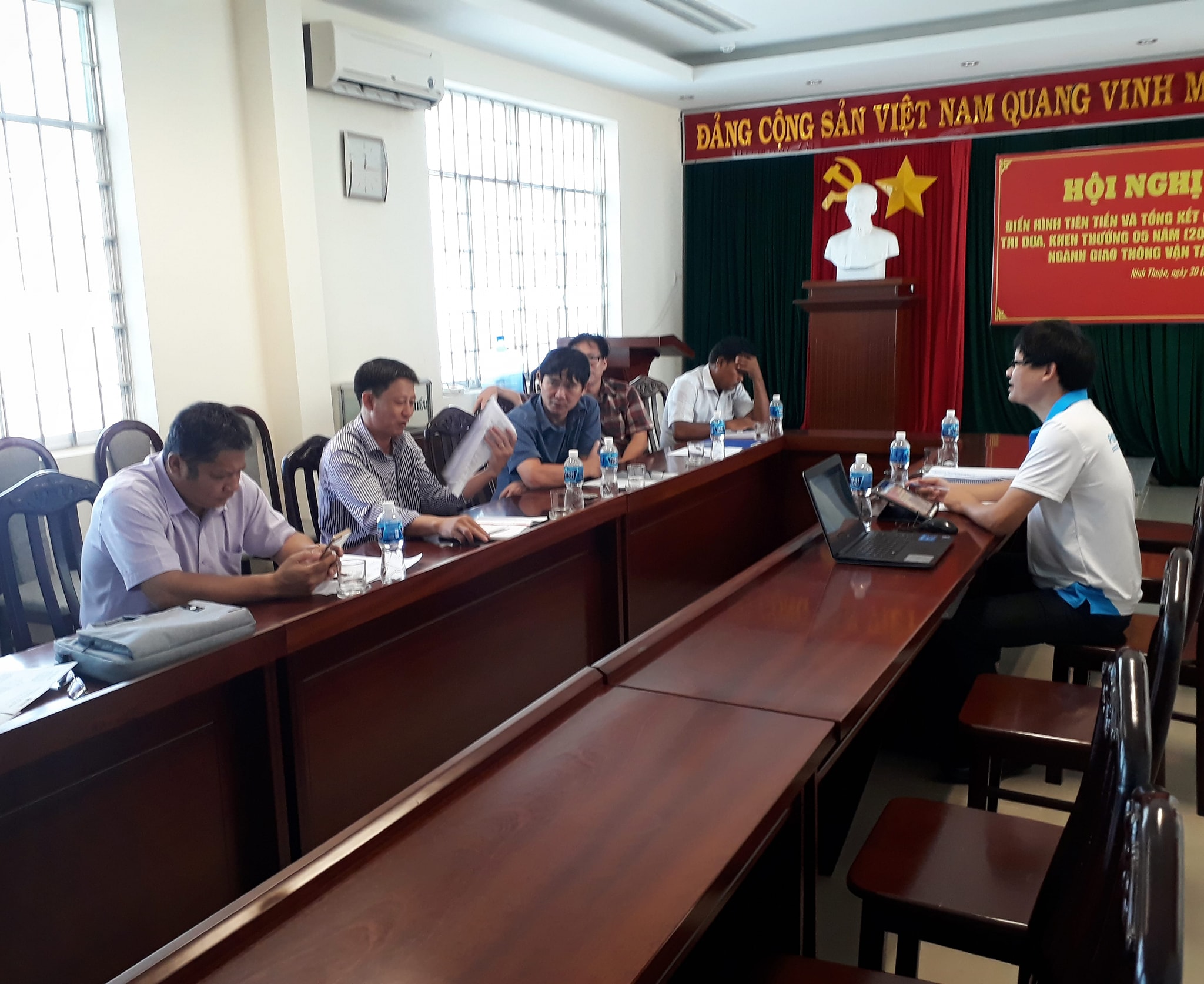 A meeting with Department of Transportation of Ninh Thuan Province