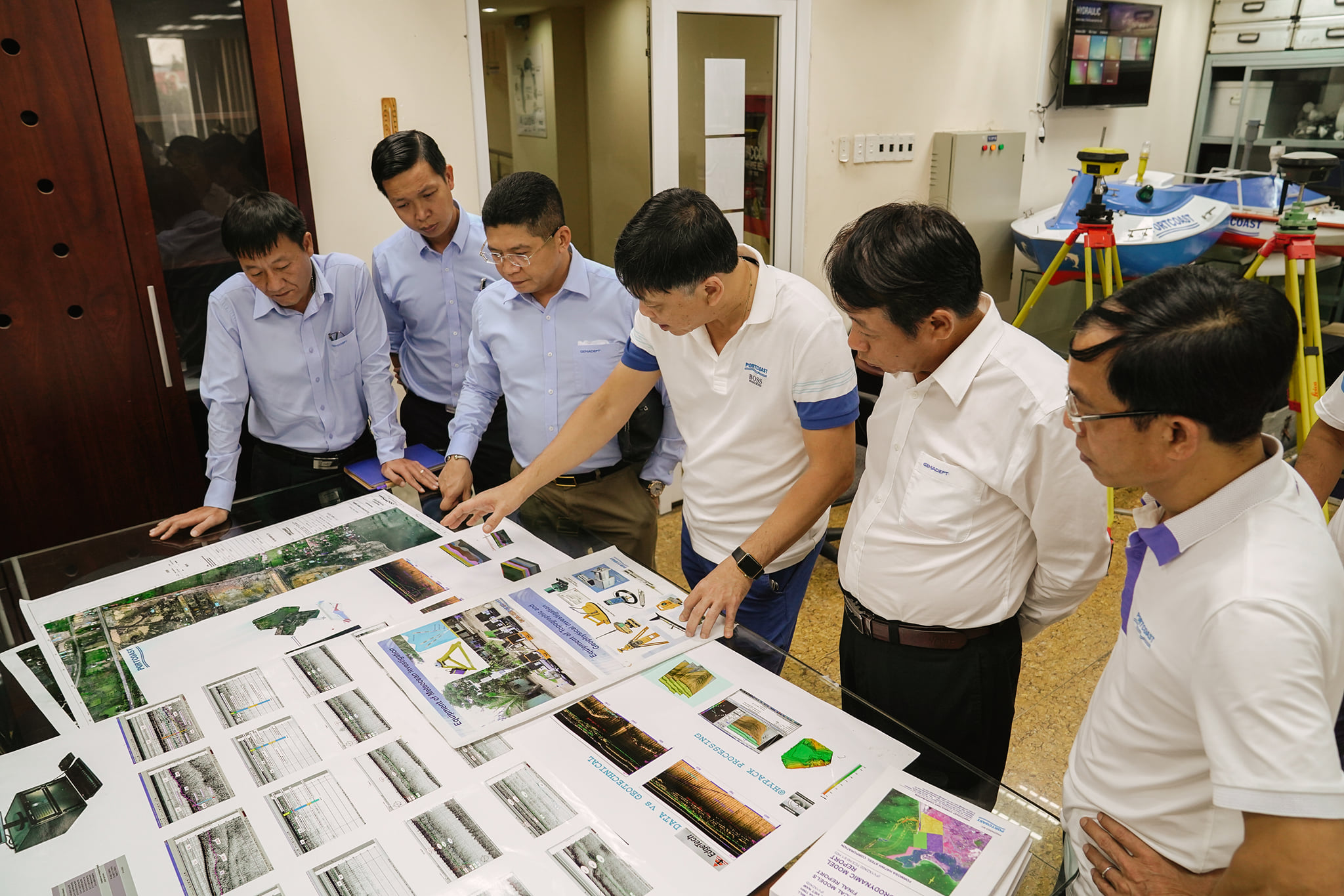 The members of board of Director from Gemadept Corporation visited Portcoast’s office