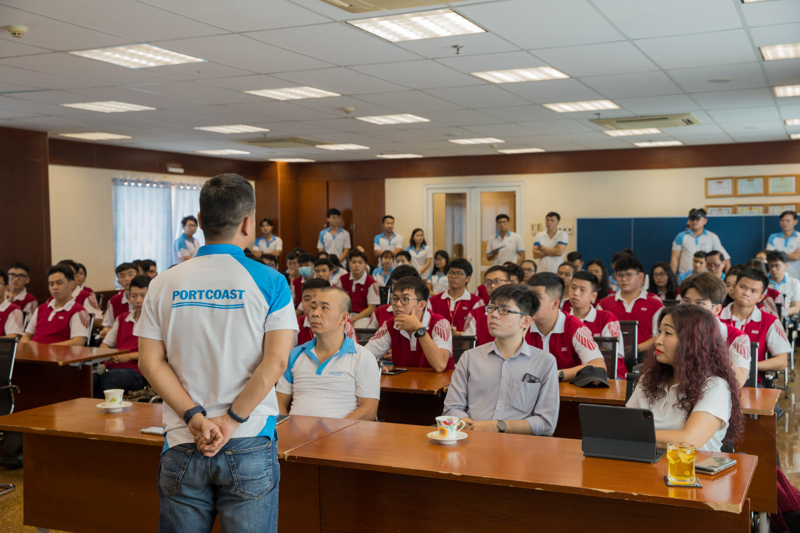 Portcoast welcomes lectures and students from Hong Bang International University to the office