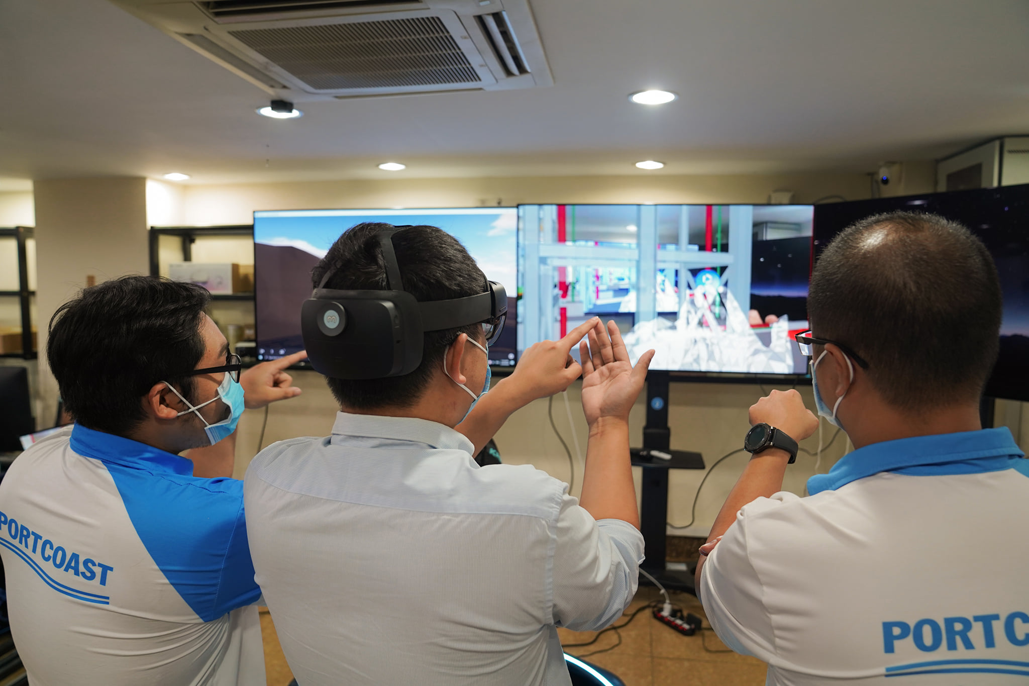 Portcoast welcomes Mr. Li Taotao (Project manager) from China Communication Construction Company (CCCC) to the office