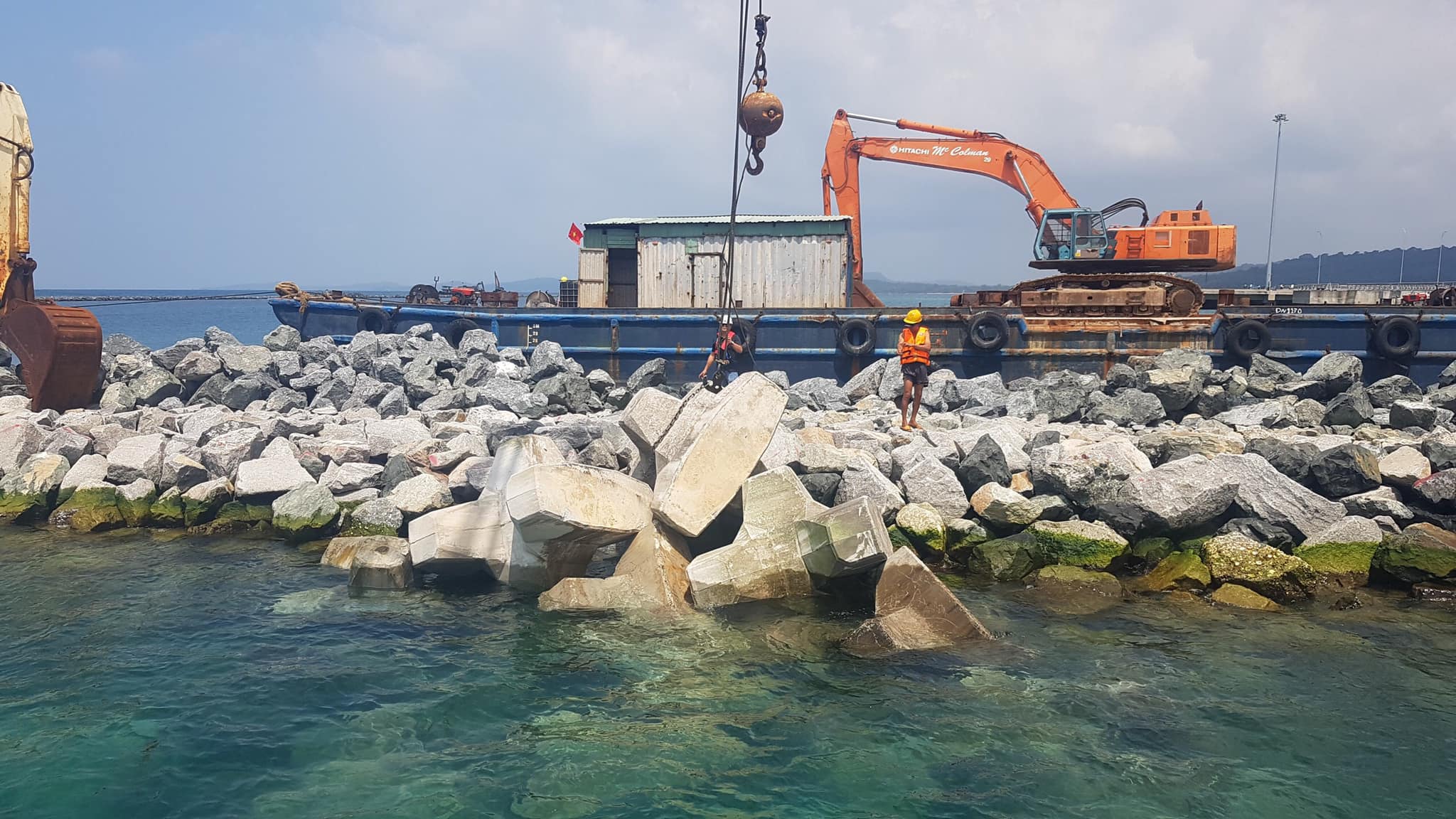 Accropode installation works