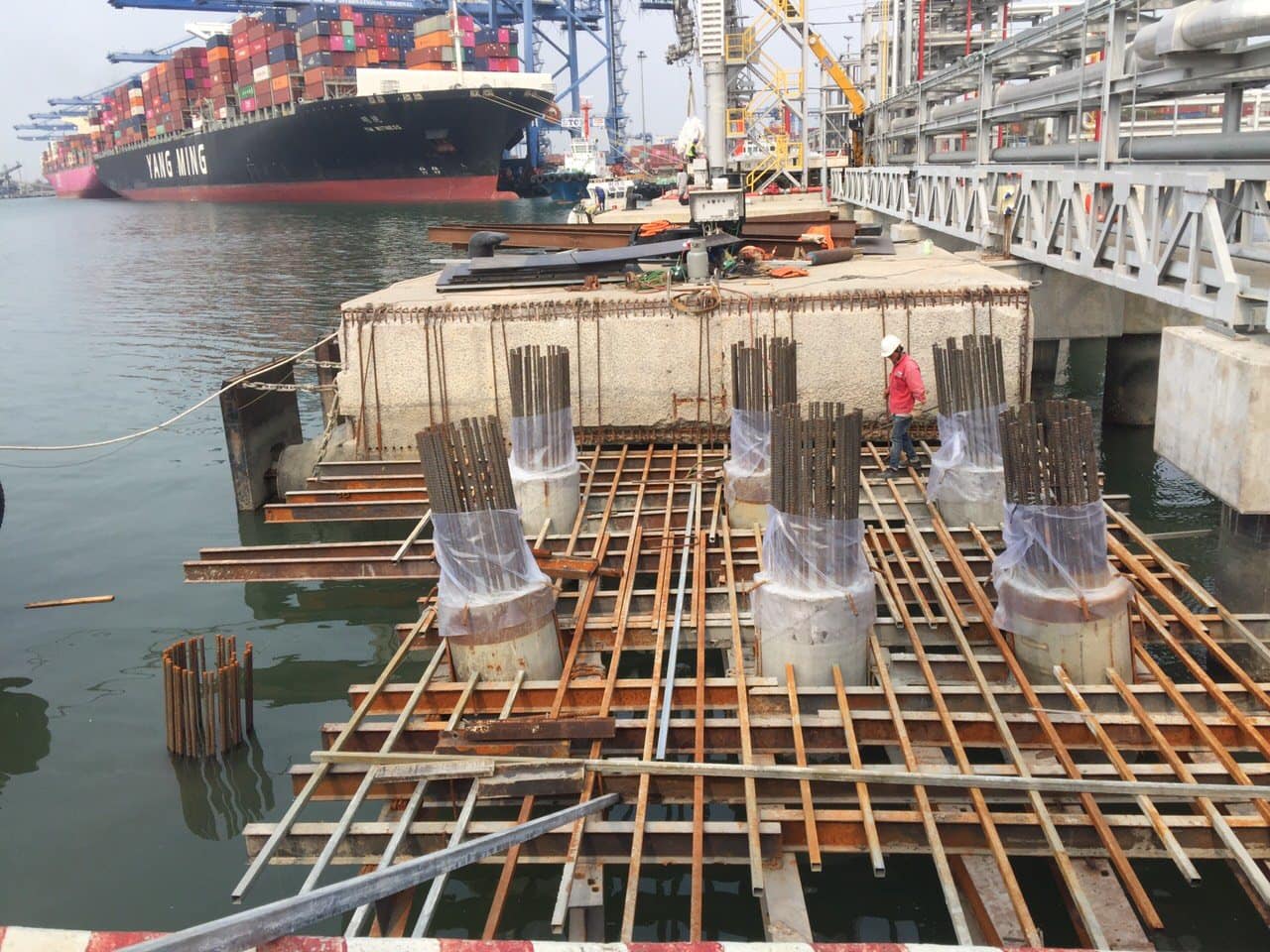 Portcoast conducts the Supervision of the pile driving work