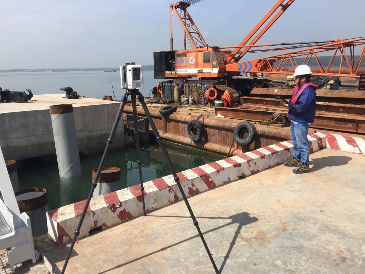 Portcoast conducts the Supervision of the pile driving work