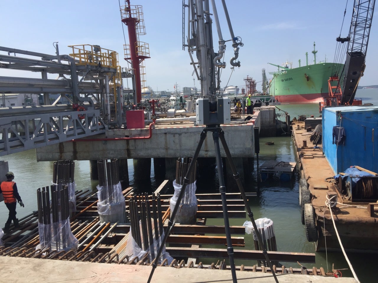 Portcoast conducts the Supervision of the pile driving work