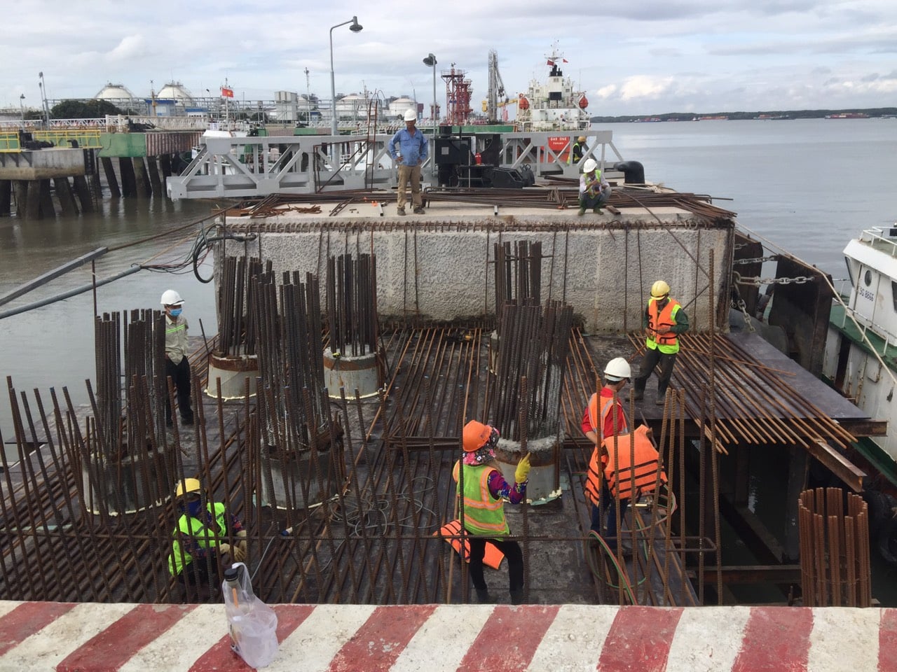 Portcoast conducts the Supervision of the pile driving work