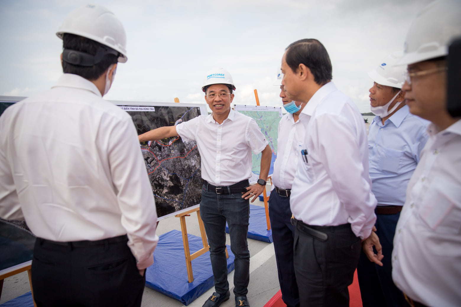 Prime Minister Nguyen Xuan Phuc visited Cai Mep - Thi Vai Port System