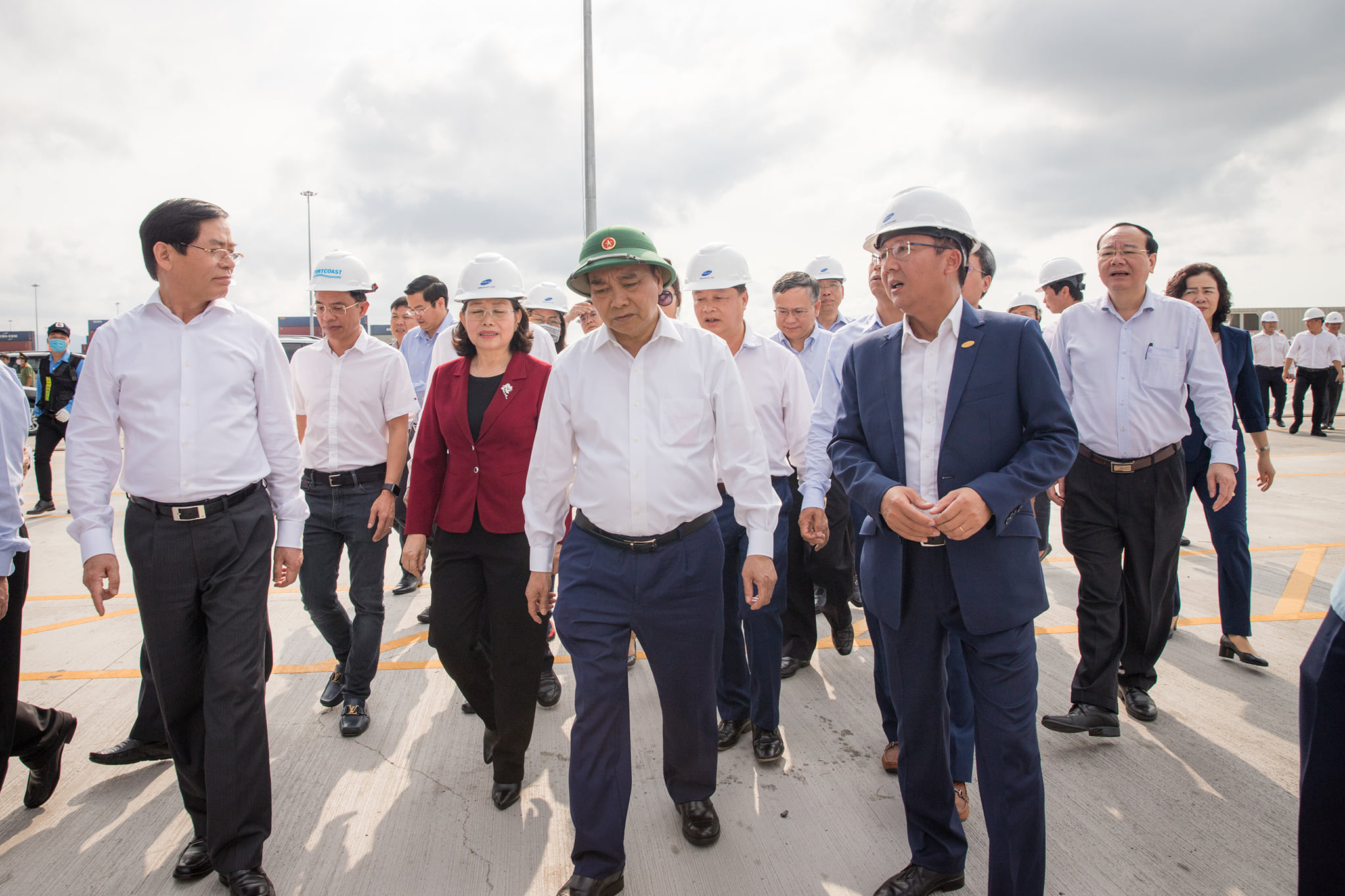 Prime Minister Nguyen Xuan Phuc visited Cai Mep - Thi Vai Port System