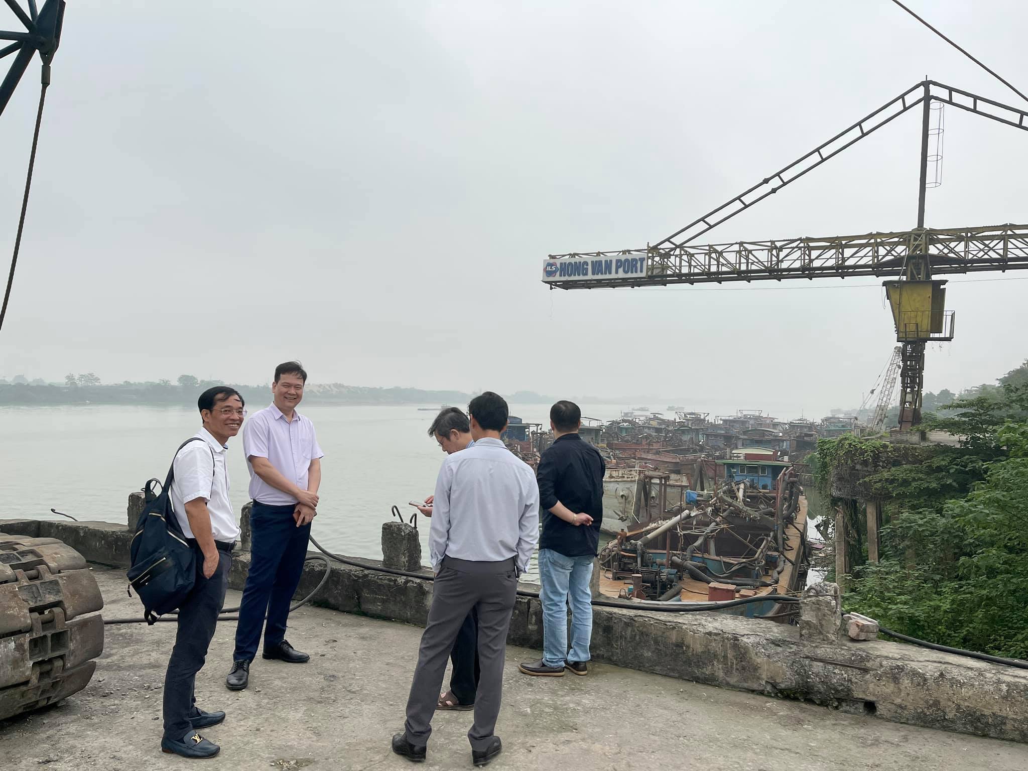 How to develop the river ports for Hanoi region in connection network with the sea port system