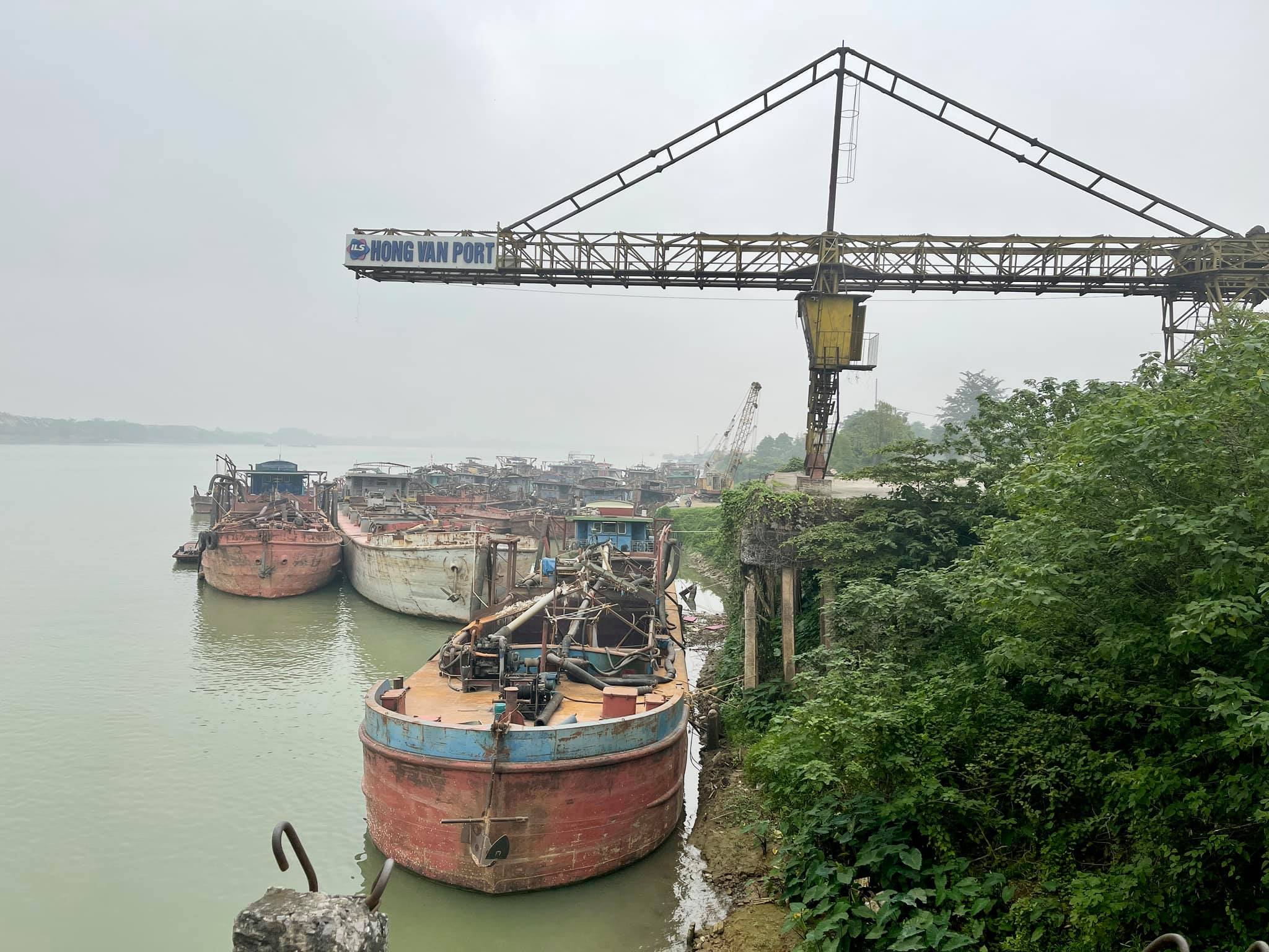 How to develop the river ports for Hanoi region in connection network with the sea port system