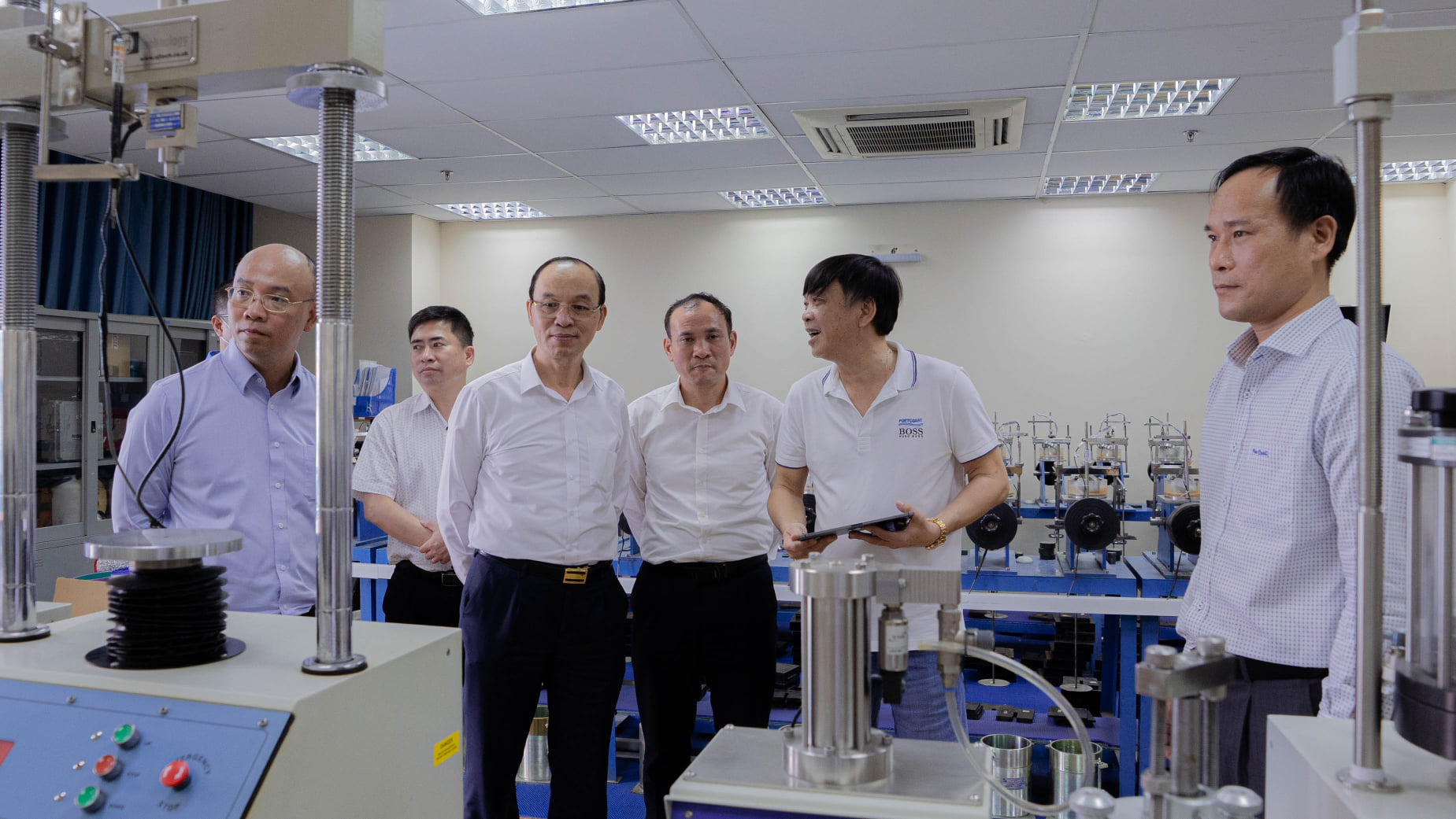 Welcome members of the Board of Rector of Thuy Loi University and Board of Rector of Ho Chi Minh City University of Technology to Portcoast