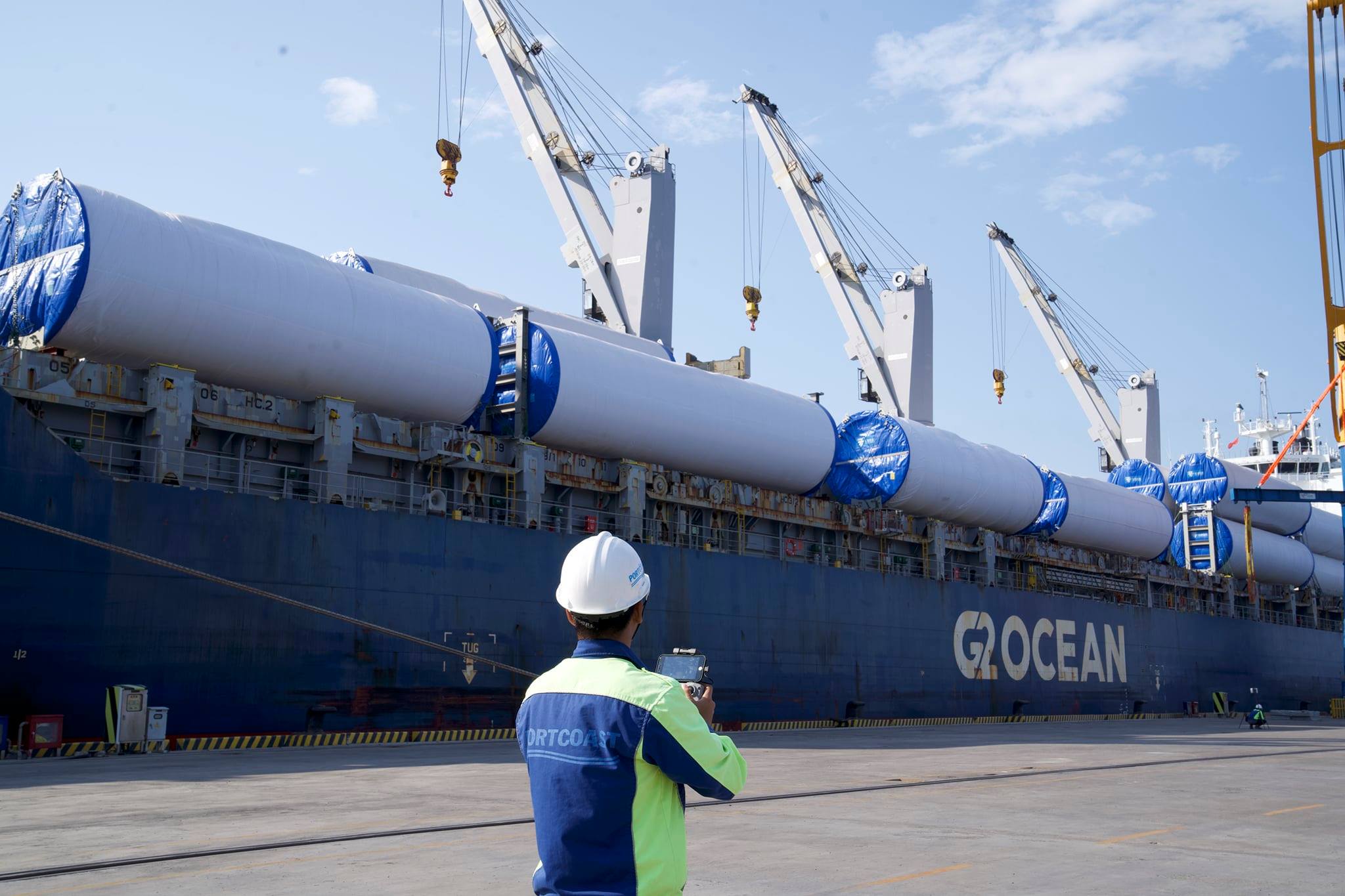 South Van Phong Port welcomes the largest vessel ever to arrive at the port