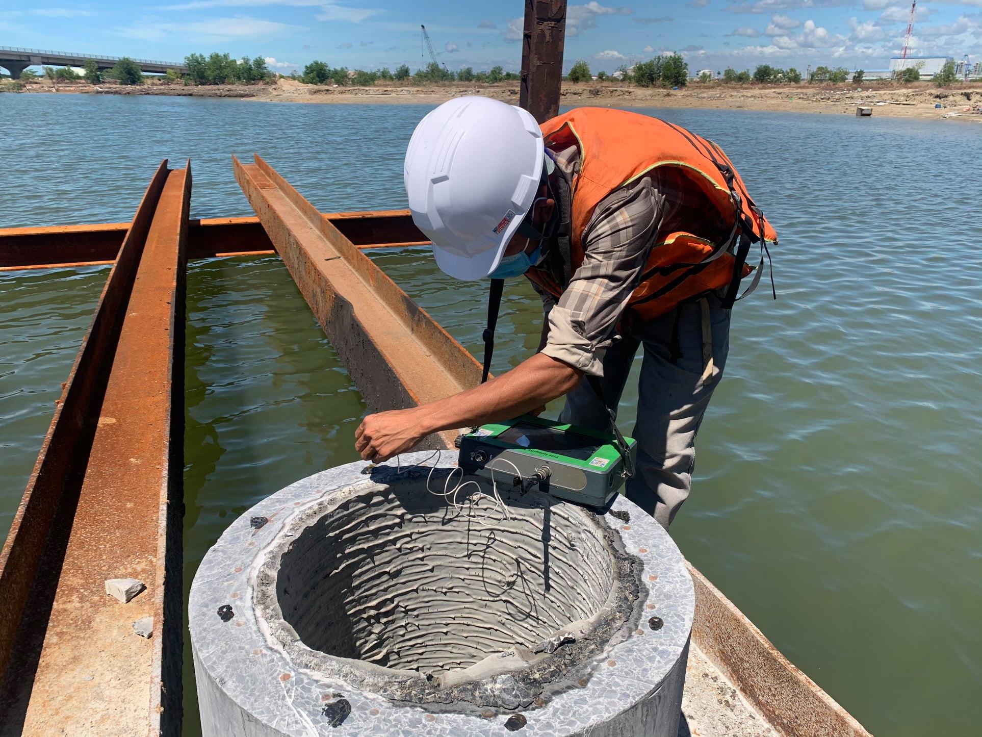 Portcoast conducts the Supervision of the pile driving work at Bao Long - Phu My Domestic Port Project