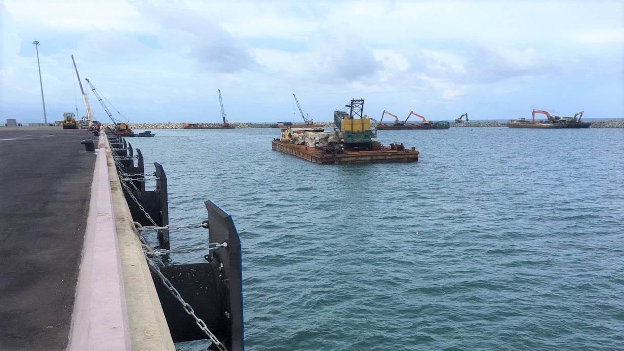 Phu Quoc Cruise Terminal construction site is on busy days