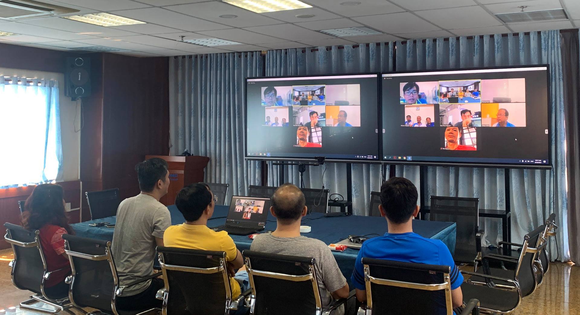 Portcoast - Living distance but heart-feeling close