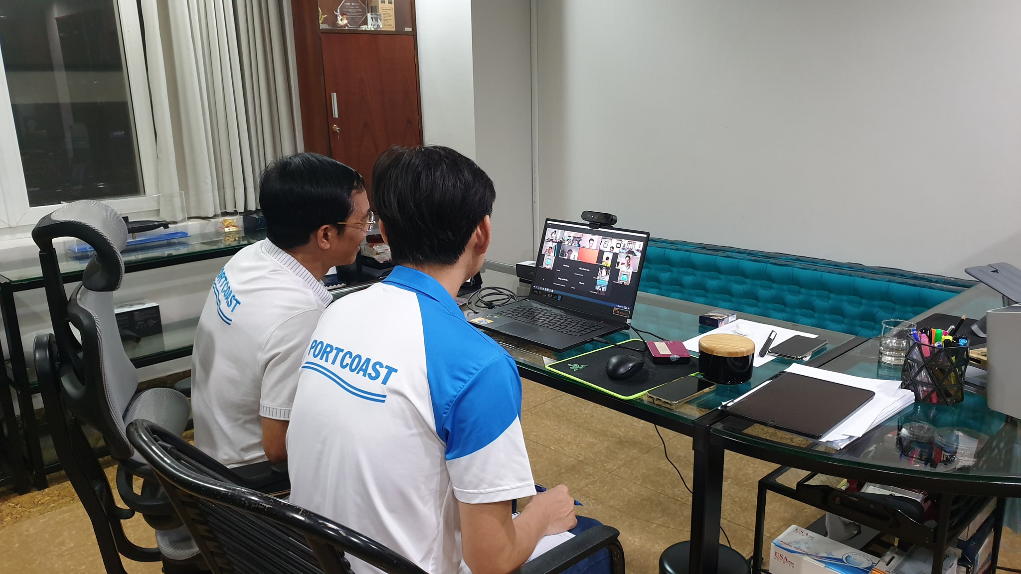 Meeting to report to Deputy Minister of Transport Nguyen Xuan Sang and related agencies on the navigation channel through Phuoc An bridge.