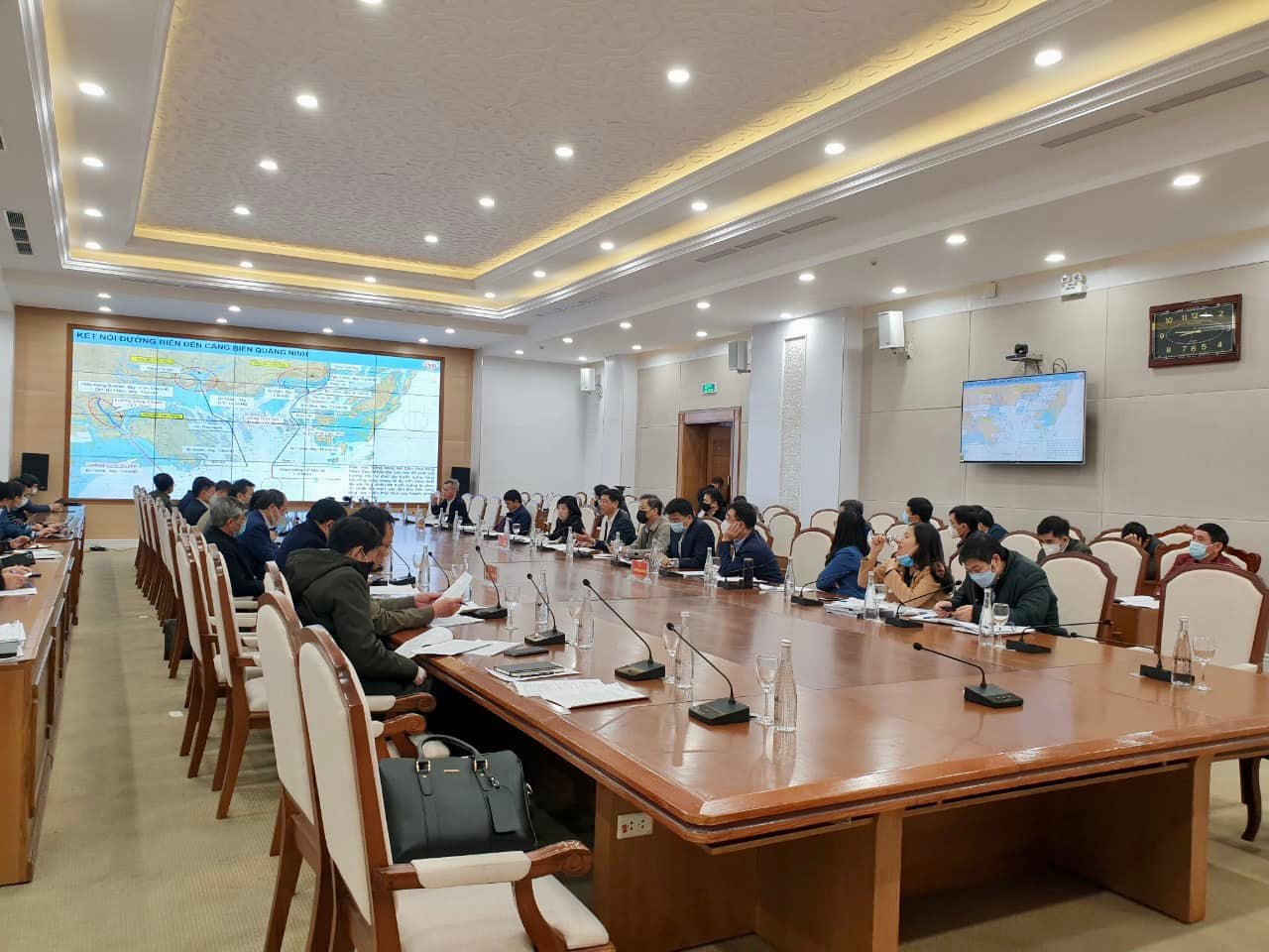 Portcoast’s representative attended the meeting at the People's Committee of Quang Ninh province