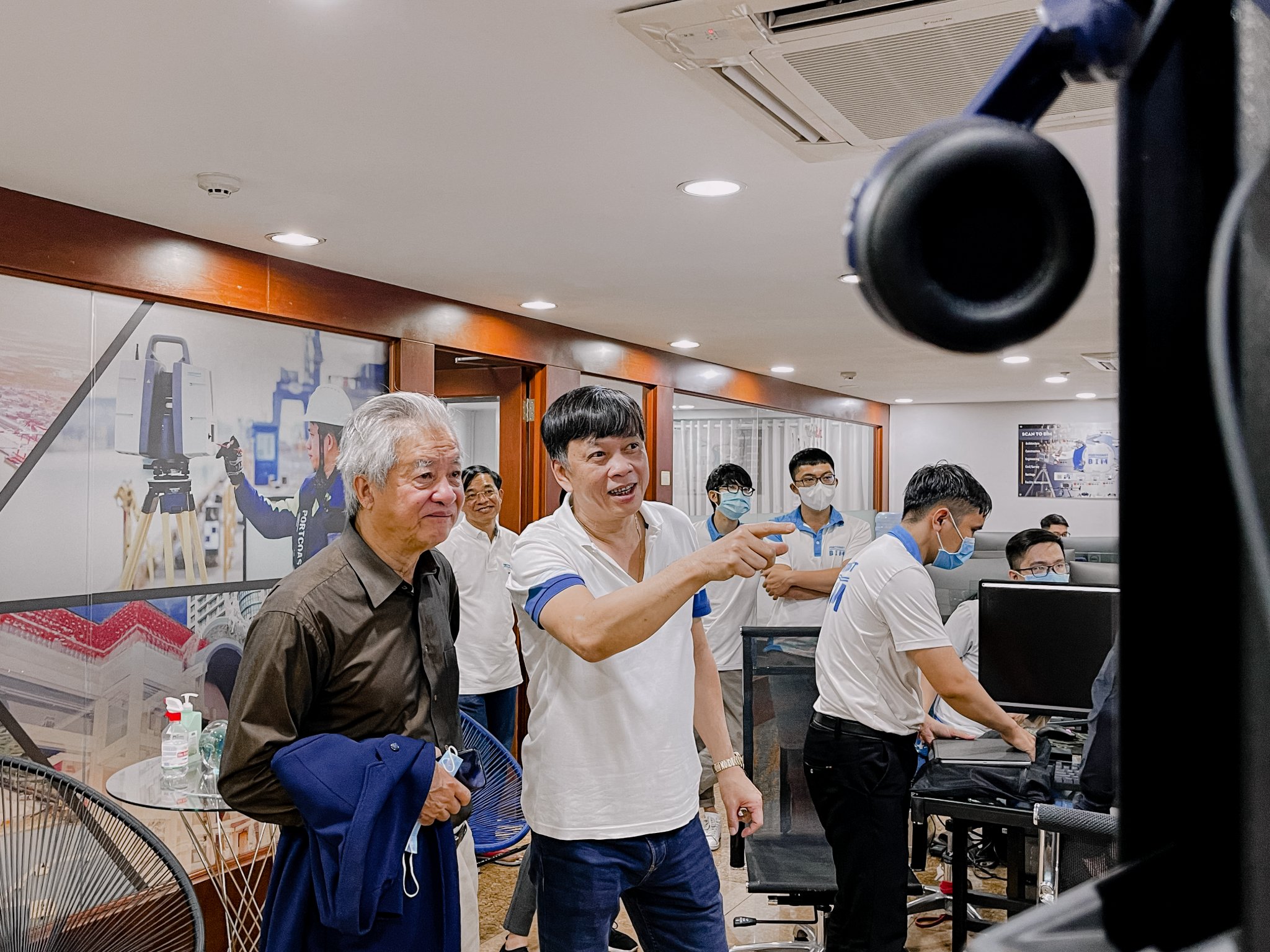 Mr. Ho Nghia Dung - former Minister of Transport, had a visit at the Portcoast BIM Center