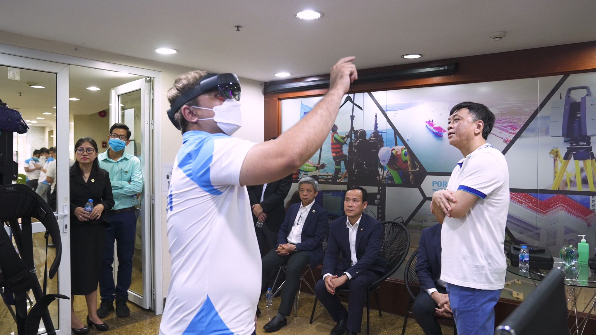 Portcoast Consultant Corporation (Portcoast) and Ho Chi Minh City University of Technology (HCMUT)  signed the Cooperation Agreement