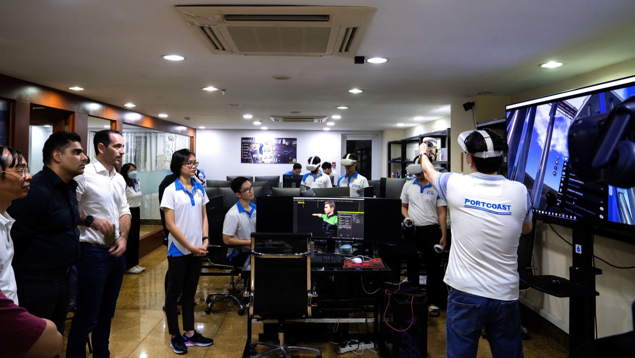 Portcoast was pleased to welcome Mr. Boris Cohen - General Director and Mr. Rupesh Mediratta - Commercial Director of MSC Vietnam to Portcoast building