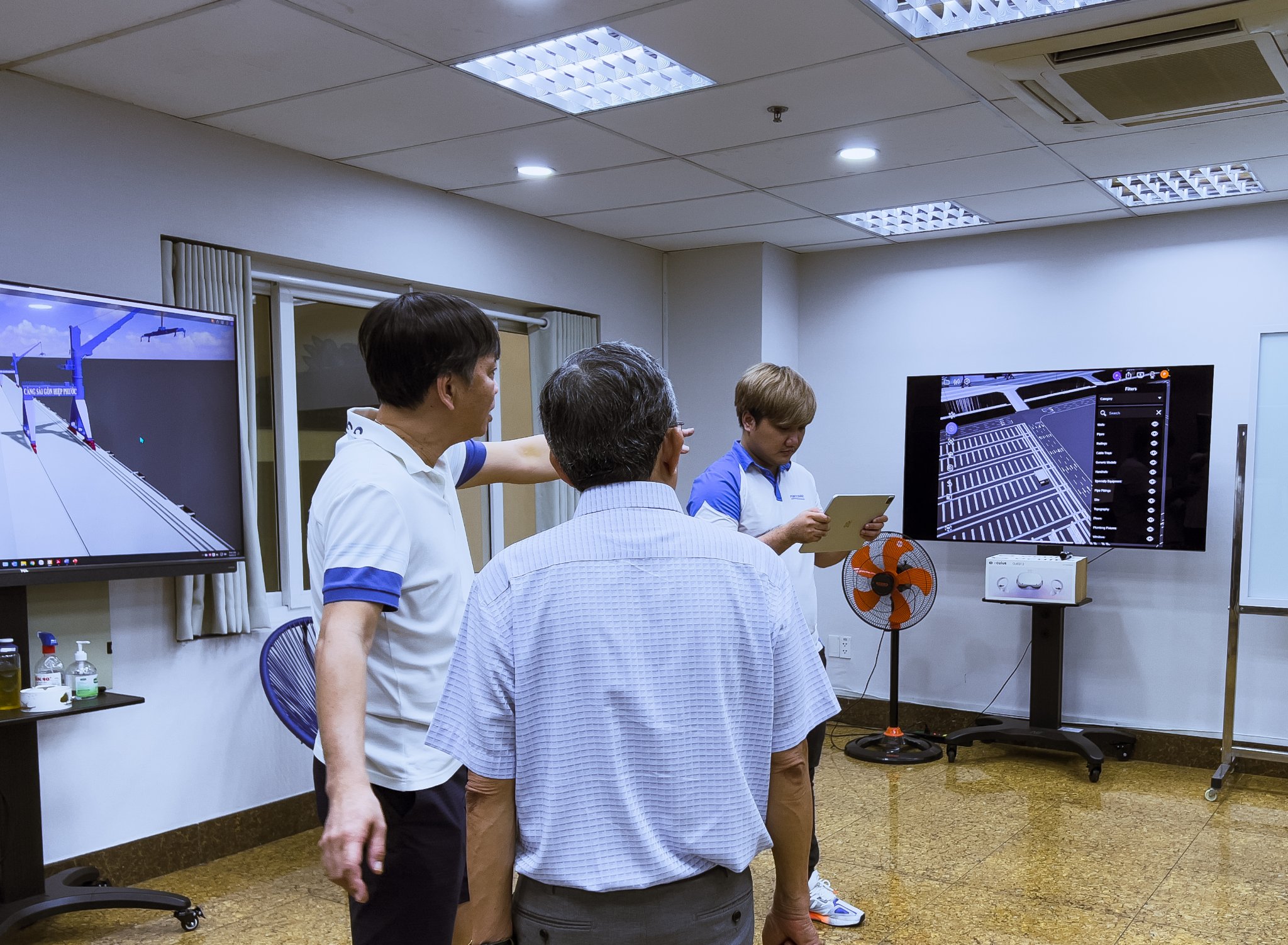 Welcome Mr. Ngo Thinh Duc, former Deputy Minister of Transport and Chairman of Vietnam Bridge and Road Association to Portcoast Building