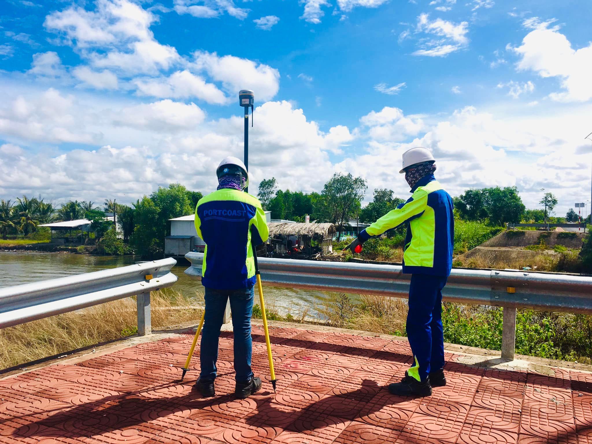 Portcoast had a meeting and introduced new technologies with leaders of Department of Science and Technology and Department of Transport of Ca Mau province