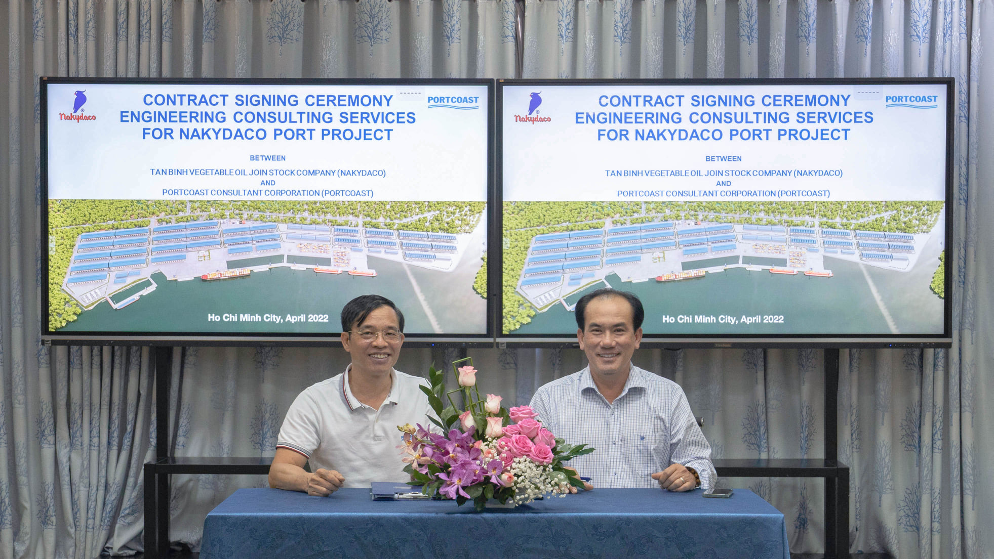 Contract signing ceremony between Tan Binh Vegetable Oil Joint Stock Company (NAKYDACO) and Portcoast