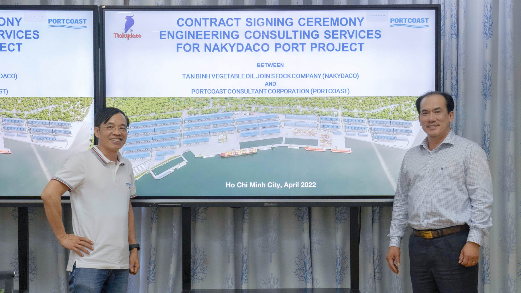 Contract signing ceremony between Tan Binh Vegetable Oil Joint Stock Company (NAKYDACO) and Portcoast
