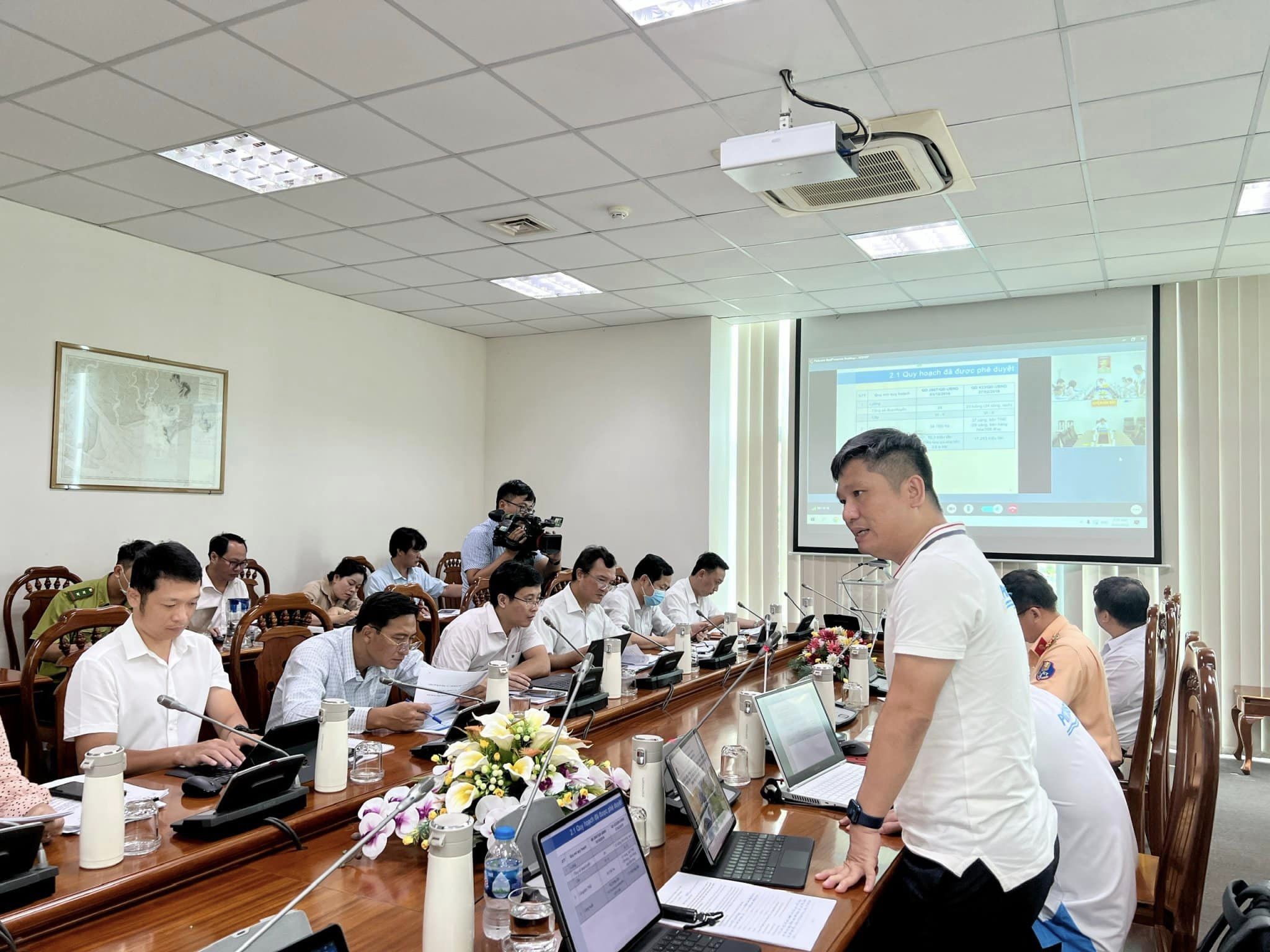 Portcoast meeting with the People's Committee of BR-VT provincial on Detailed planning of the Inland waterways project