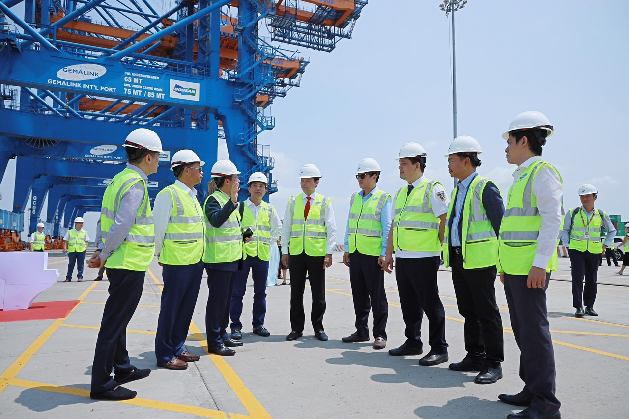 Gemalink International Port for successfully accommodating the 232,494 DWT mega container vessel OOCL SPAIN