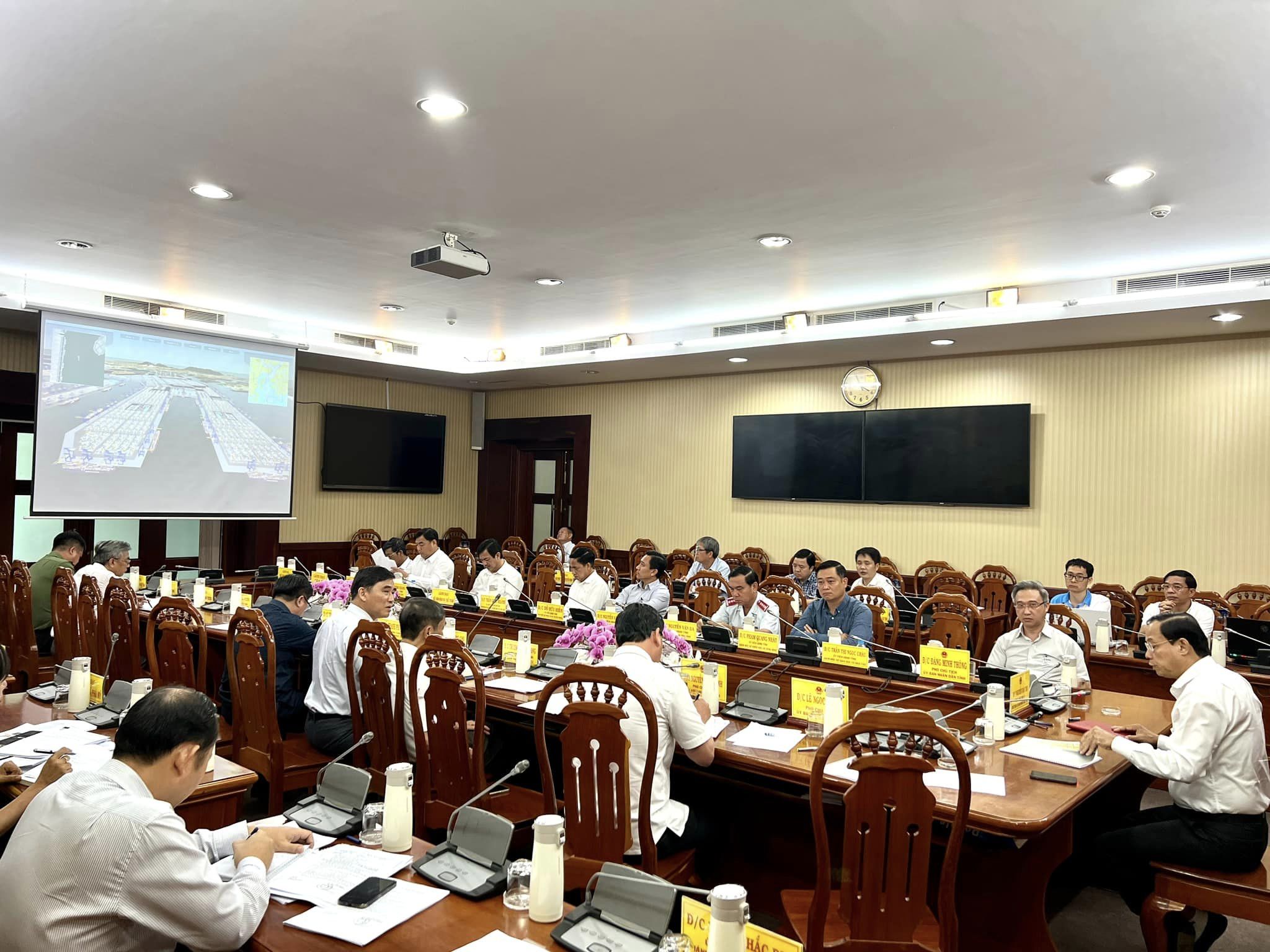 Portcoast reported to the Collective of People's Committee of Ba Ria Vung Tau Province on the zoning plan adjustment project for Cai Mep Ha Logistics Center