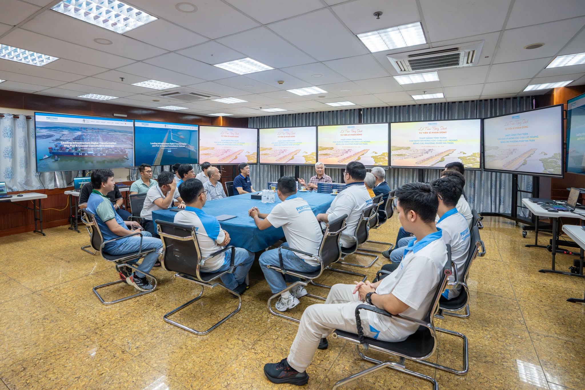 Lan tỏa tri thức chuyên ngành nền móng qua Lễ Trao Tặng Sách tại Portcoast
