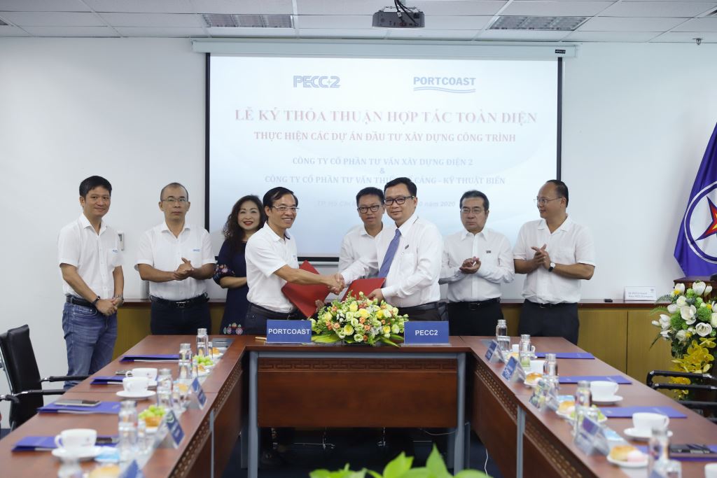 A comprehensive cooperation between PECC2 and PORTCOAST to implement construction investment projects