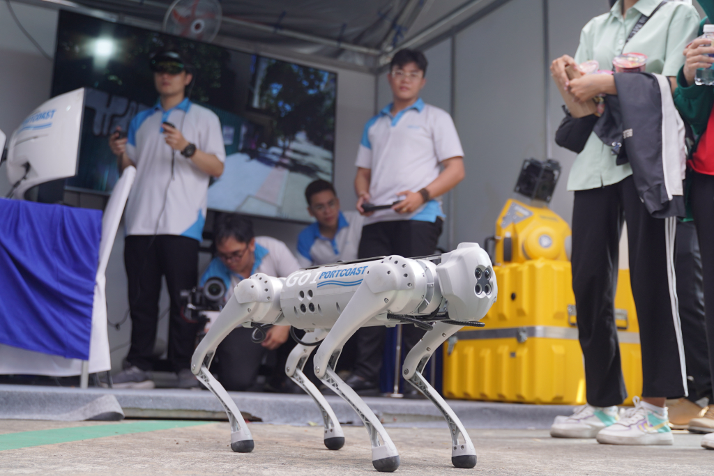 Hội chợ "Hướng nghiệp và Phát triển Con đường Sự nghiệp trong Ngành Xây dựng", tổ chức bởi Khoa Kỹ thuật Xây dựng phối hợp cùng Công ty Tư vấn Portcoast và các công ty khác vào ngày 13 tháng 1 năm 2024, đã cung cấp nhiều thông tin hữu ích cho sinh viên của Khoa Kỹ thuật Xây dựng