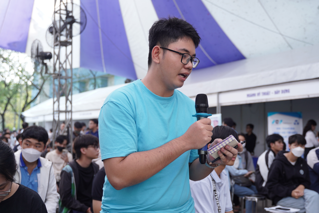 Hội chợ "Hướng nghiệp và Phát triển Con đường Sự nghiệp trong Ngành Xây dựng", tổ chức bởi Khoa Kỹ thuật Xây dựng phối hợp cùng Công ty Tư vấn Portcoast và các công ty khác vào ngày 13 tháng 1 năm 2024, đã cung cấp nhiều thông tin hữu ích cho sinh viên của Khoa Kỹ thuật Xây dựng