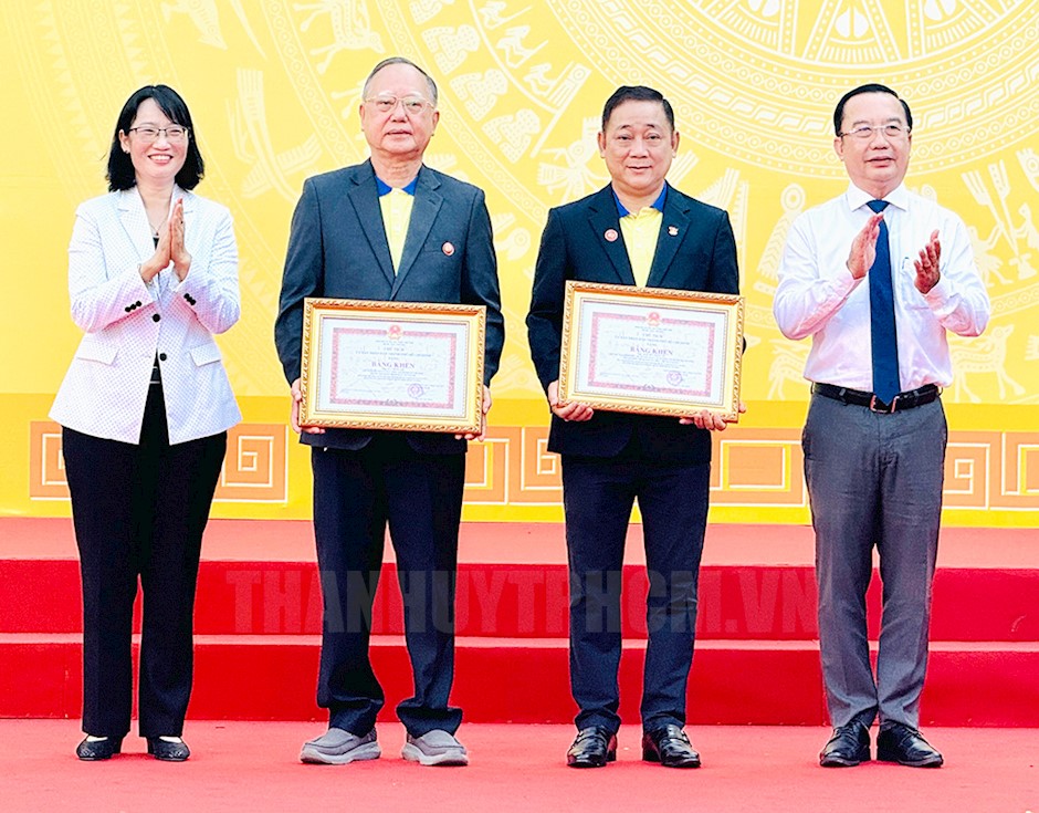 PORTCOAST TRAO TẶNG SẢN PHẨM SỐ HÓA – GÓP PHẦN GÌN GIỮ DI SẢN VĂN HÓA