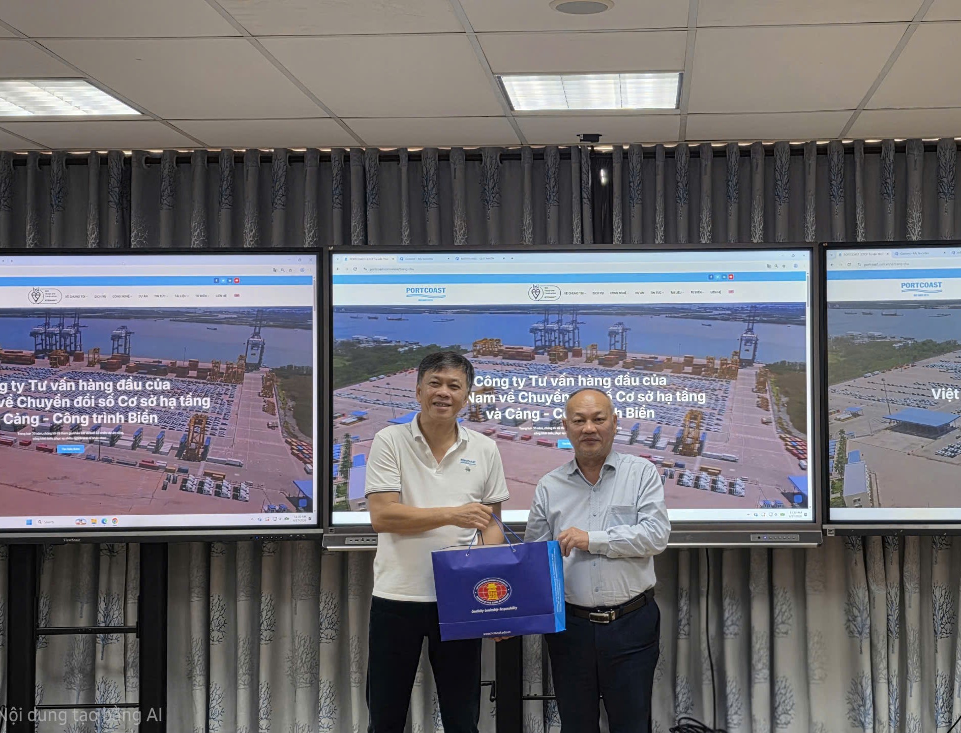PORTCOAST VÀ TRƯỜNG ĐẠI HỌC KHOA HỌC XÃ HỘI VÀ NHÂN VĂN, ĐẠI HỌC QUỐC GIA THÀNH PHỐ HỒ CHÍ MINH THÚC ĐẨY HỢP TÁC CHUYỂN ĐỔI SỐ